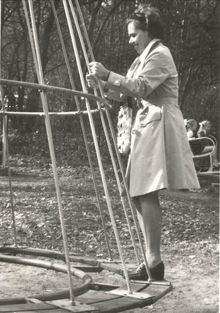 1969_Foto_Riet_ speeltuin.jpg